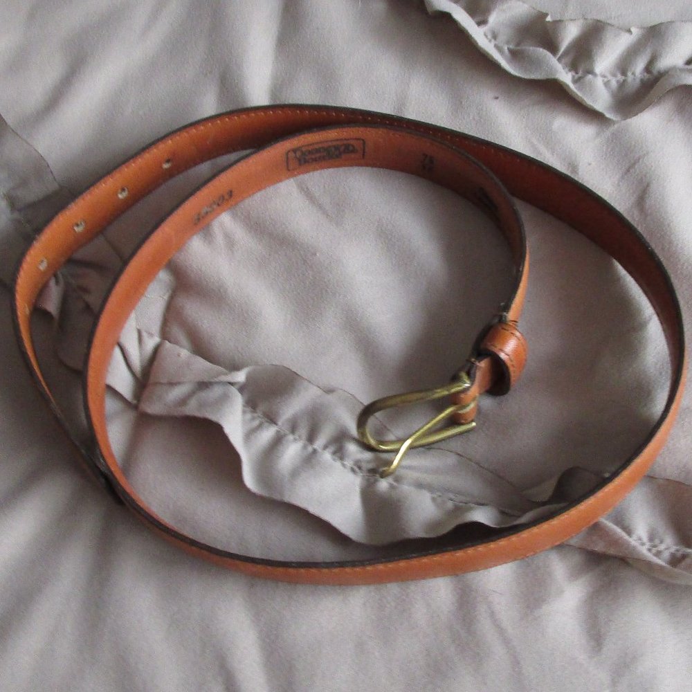 vintage Dooney & Bourke all weather leather belt